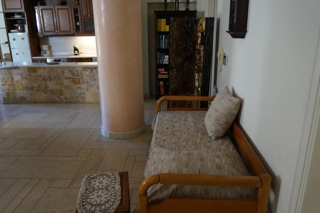 Apartment with a garden, BBQ, swimming pool&jacuzzi Dhráfi Buitenkant foto