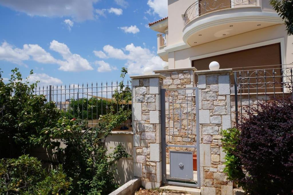 Apartment with a garden, BBQ, swimming pool&jacuzzi Dhráfi Buitenkant foto