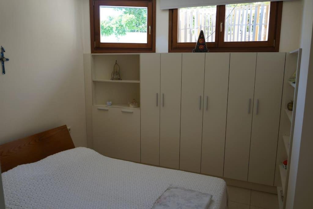 Apartment with a garden, BBQ, swimming pool&jacuzzi Dhráfi Buitenkant foto